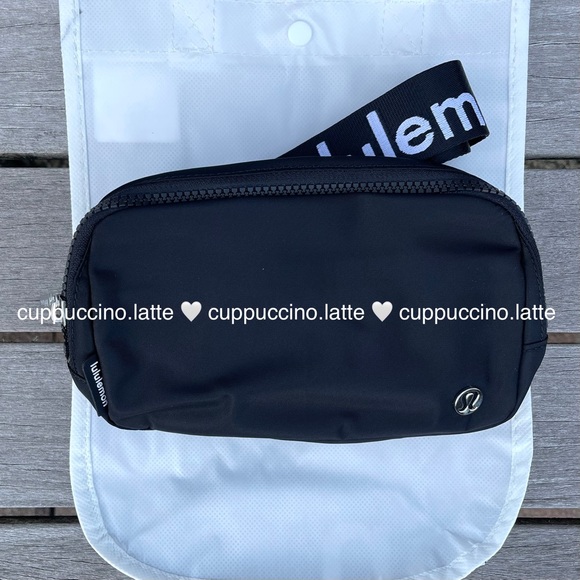 🖤NWT🤍Lululemon Athletica Everywhere Belt Bag in Black/White - Extended Strap - Picture 1 of 15